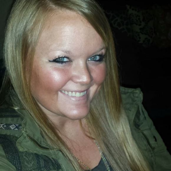 Meet your Posher, Katie - Picture 1 of 1